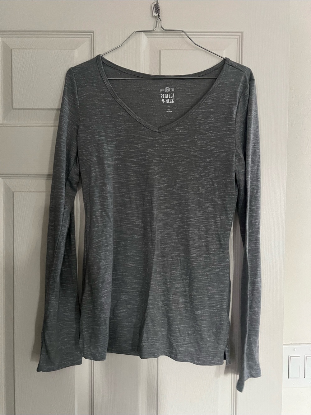 Sonoma Heather Gray V-Neck Long Sleeve Tee